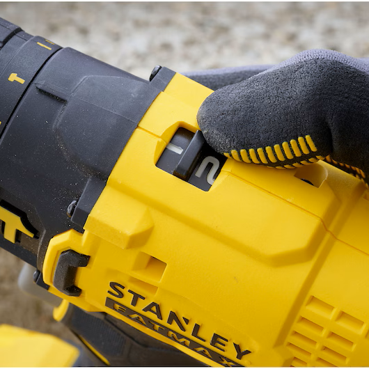 TALADRO PERCUTOR INALAMBRICO 20V 1-2" - 50Nm - 1500RPM (SCD711C2K-B3)  STANLEY - Vista 4