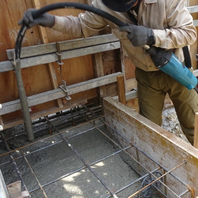 VIBRADOR DE CONCRETO (VR1000) + MANGUERA 3,5M (1914R4-4) MAKITA - Vista 4