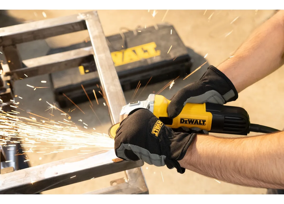 PULIDORA 4-1-2" 750W - 12.000RPM (DWE750-B3) DEWALT - Vista 4