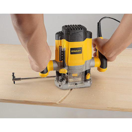 RUTEADORA 1200W 1-3" (SRR1200-B3) STANLEY - Vista 3