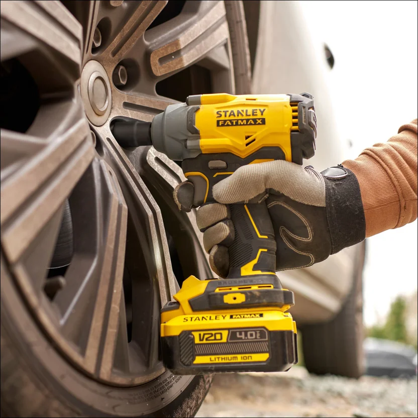 LLAVE DE IMPACTO 1-2" 20V 370NM 1900RPM 2BATERIAS 4.0AH CARGADOR (SBW920M2K-B3) STANLEY - Vista 5